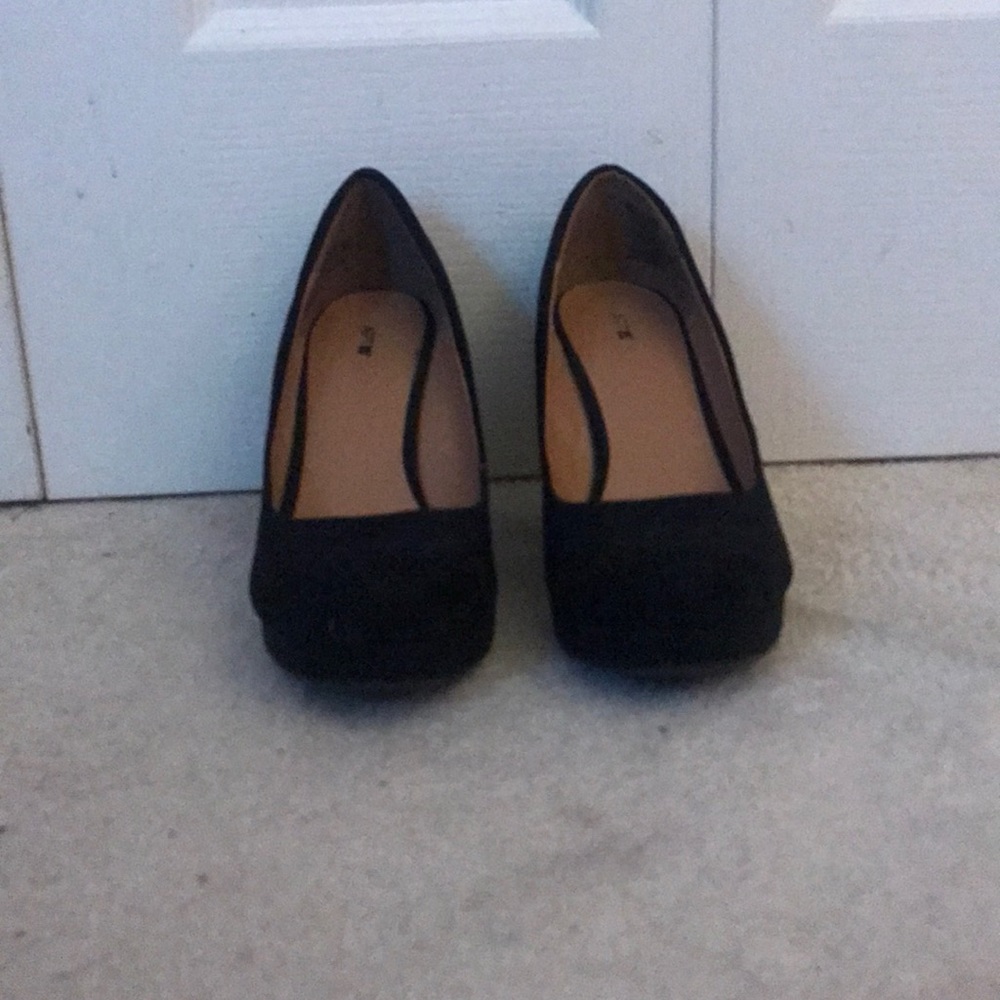black wedge heels